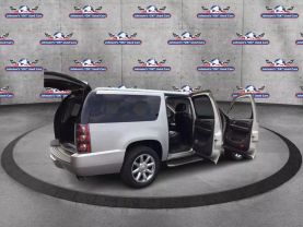 2007 GMC YUKON XL 1500 SUV V8, 6.2 LITER DENALI SPORT UTILITY 4D