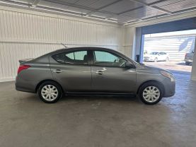 2017 NISSAN VERSA