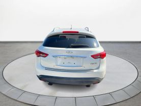 2015 INFINITI QX70
