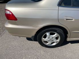 2000 Honda Accord - Image 8