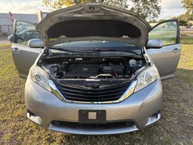 2011 TOYOTA SIENNA VAN V6, 3.5 LITER LE MINIVAN 4D