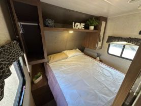 Used 2018 HEARTLAND PROWLER LYNX TRAVEL TRAILER - 30LX - LA Auto Star located in Virginia Beach, VA