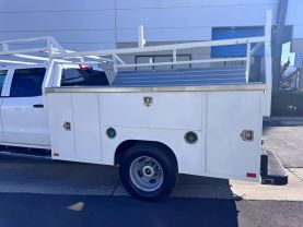 2017 Chevrolet Silverado 3500 Hd Crew Cab & Chassis - Image 16