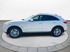 2015 INFINITI QX70