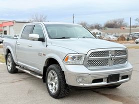 2017 RAM 1500 CREW CAB PICKUP V8, HEMI, 5.7 LITER LARAMIE PICKUP 4D 5 1/2 FT