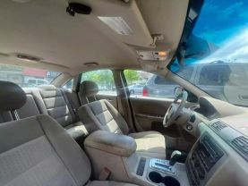 2005 Ford Five Hundred - Image 11