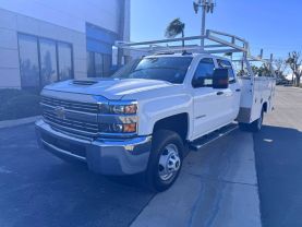 2017 Chevrolet Silverado 3500 Hd Crew Cab & Chassis - Image 8