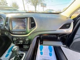 2014 Jeep Cherokee Limited Sport Utility 4d - Image 32