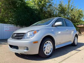 2004 SCION XA HATCHBACK 4-CYL, 1.5 LITER HATCHBACK 4D