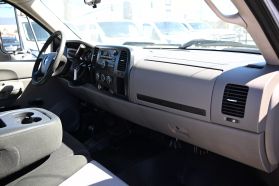 2009 CHEVROLET SILVERADO 3500 HD REGULAR CAB & CHASSIS CAB CHASSIS V8, 6.0 LITER 137" W.B. 2D