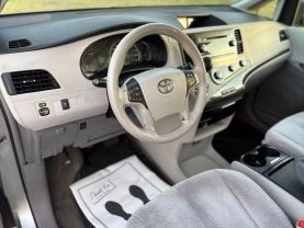 2011 TOYOTA SIENNA VAN V6, 3.5 LITER LE MINIVAN 4D