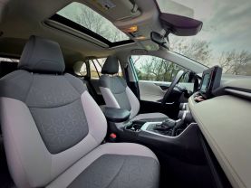 2021 TOYOTA RAV4 HYBRID SUV 4-CYL, HYBRID, 2.5 LITER XLE SPORT UTILITY 4D