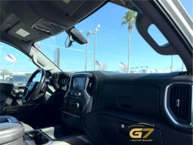 2019 Chevrolet Silverado 1500 Crew Cab - Image 12