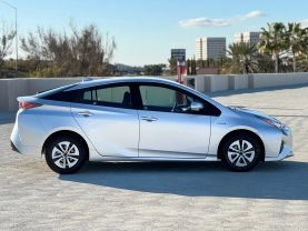 2016 TOYOTA PRIUS HATCHBACK 4-CYL, HYBRID, 1.8 LITER TWO HATCHBACK 4D