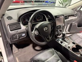 2013 VOLKSWAGEN TOUAREG SUV V6, TURBO DIESEL, 3.0 LITER TDI EXECUTIVE SPORT UTILITY 4D