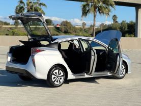 2016 TOYOTA PRIUS HATCHBACK 4-CYL, HYBRID, 1.8 LITER TWO HATCHBACK 4D