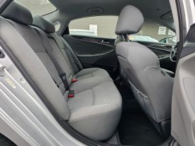 2012 HYUNDAI SONATA SEDAN 4-CYL, HYBRID, 2.4 LITER HYBRID SEDAN 4D