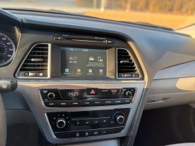 2016 Hyundai Sonata - Image 14