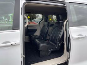 2020 CHRYSLER VOYAGER