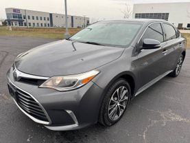 2018 Toyota Avalon - Image 2