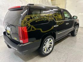 2009 CADILLAC ESCALADE SUV V8, VORTEC, 6.2 LITER SPORT UTILITY 4D
