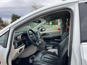 2020 CHRYSLER VOYAGER
