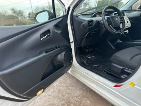 2019 TOYOTA PRIUS