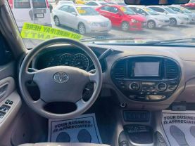2005 TOYOTA SEQUOIA SUV V8, 4.7 LITER SR5 SPORT UTILITY 4D
