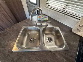 Used 2018 HEARTLAND PROWLER LYNX TRAVEL TRAILER - 30LX - LA Auto Star located in Virginia Beach, VA