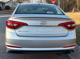 2016 Hyundai Sonata - Image 9
