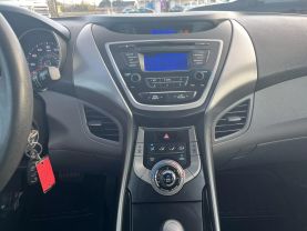 2013 HYUNDAI ELANTRA SEDAN 4-CYL, PZEV, 1.8 LITER LIMITED SEDAN 4D