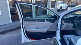2016 Hyundai Sonata - Image 11