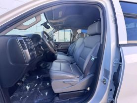 2017 Chevrolet Silverado 3500 Hd Crew Cab & Chassis - Image 25