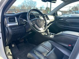 Used 2018 TOYOTA HIGHLANDER SUV V6, 3.5 LITER SE SPORT UTILITY 4D - LA Auto Star located in Virginia Beach, VA