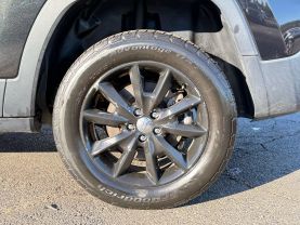 2014 Jeep Cherokee Limited Sport Utility 4d - Image 37