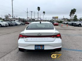 2023 Hyundai Elantra - Image 3