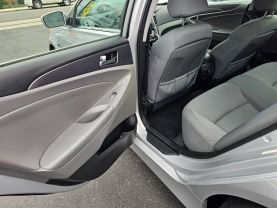 2012 HYUNDAI SONATA SEDAN 4-CYL, HYBRID, 2.4 LITER HYBRID SEDAN 4D