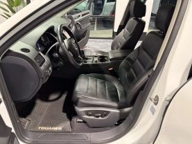 2013 VOLKSWAGEN TOUAREG SUV V6, TURBO DIESEL, 3.0 LITER TDI EXECUTIVE SPORT UTILITY 4D