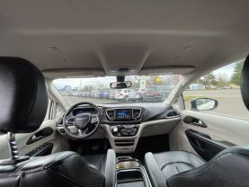 2020 CHRYSLER VOYAGER