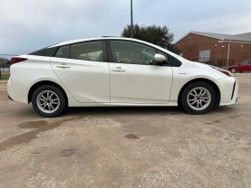 2019 TOYOTA PRIUS