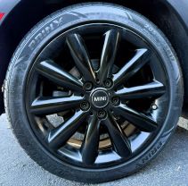 2015 MINI HARDTOP 2 DOOR HATCHBACK MIDNIGHT BLACK METALLIC AUTOMATIC - Capital City Auto