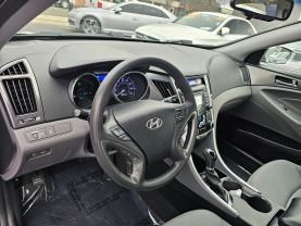 2012 HYUNDAI SONATA SEDAN 4-CYL, HYBRID, 2.4 LITER HYBRID SEDAN 4D