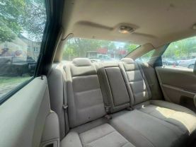 2005 Ford Five Hundred - Image 2