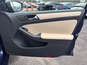 Used 2012 VOLKSWAGEN JETTA SEDAN 5-CYL, 2.5 LITER 2.5L SE SEDAN 4D - LA Auto Star located in Virginia Beach, VA