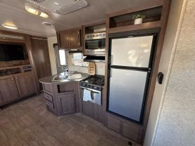 Used 2018 HEARTLAND PROWLER LYNX TRAVEL TRAILER - 30LX - LA Auto Star located in Virginia Beach, VA