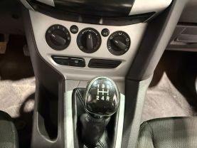 2013 FORD FOCUS HATCHBACK 4-CYL, PZEV, 2.0 LITER SE HATCHBACK 4D