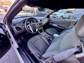 2011 CHRYSLER 200