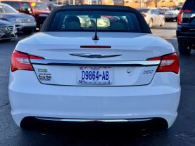 2011 CHRYSLER 200