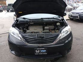 2012 TOYOTA SIENNA