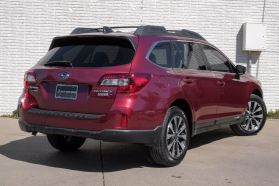 2017 SUBARU OUTBACK WAGON 4-CYL, PZEV, 2.5 LITER 2.5I LIMITED WAGON 4D